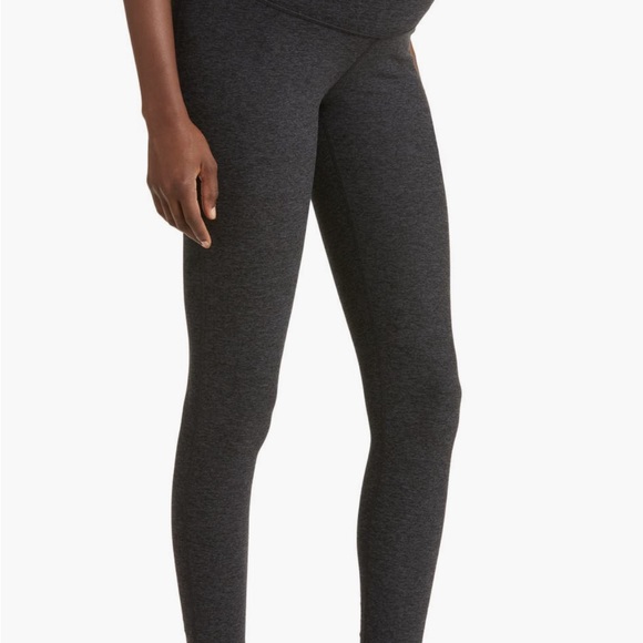 High-Waisted Black Leggings - Picture 2 of 4